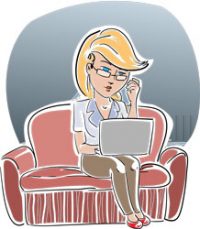 femeie citind pe laptop